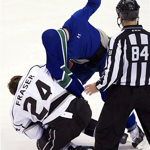 i-fae5ce8c019ea60a8cca1674a8e47746-APTOPIX-Kings-Canucks_Mort.jpg