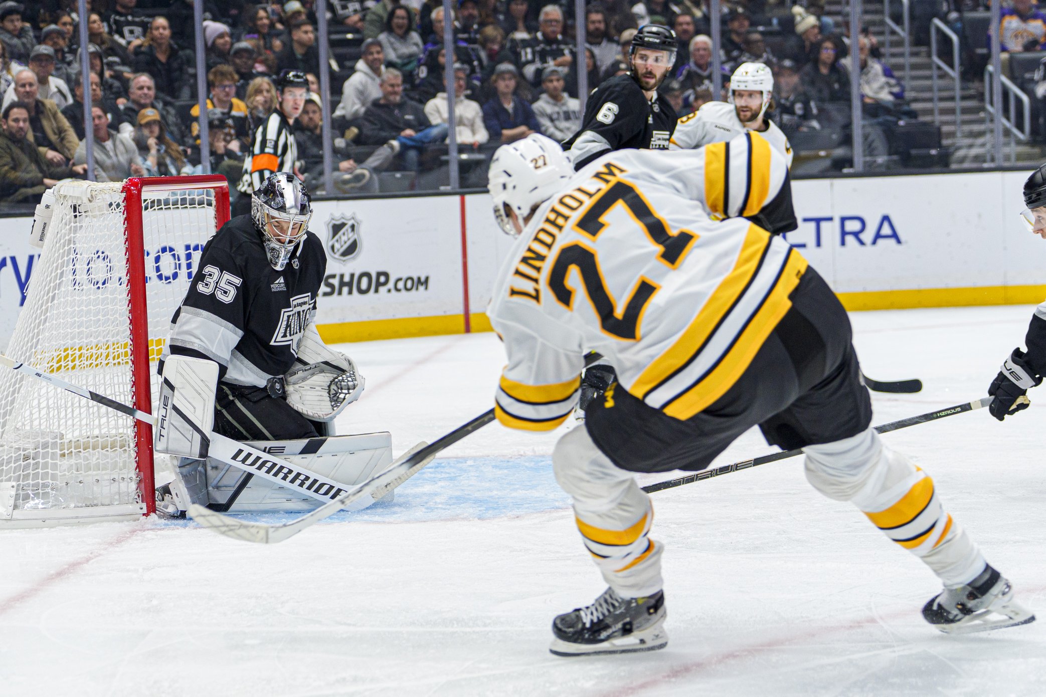 Bruins_Kings_ALoImages_MayorsManor_11212025.jpg