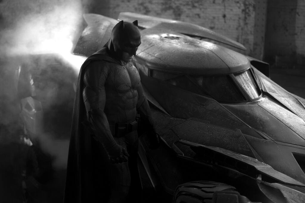 batman-vs-superman-ben-affleck-batmobile.jpeg
