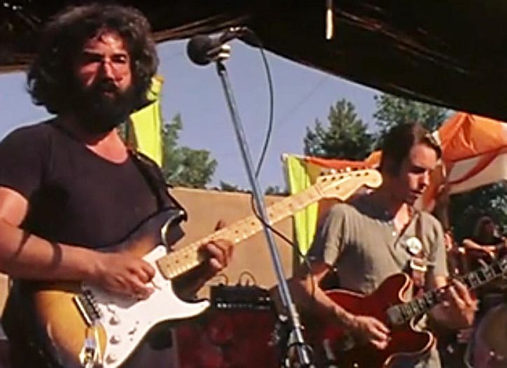 jerry-garcia-and-bob-weir-in-sunshine-daydream.jpg