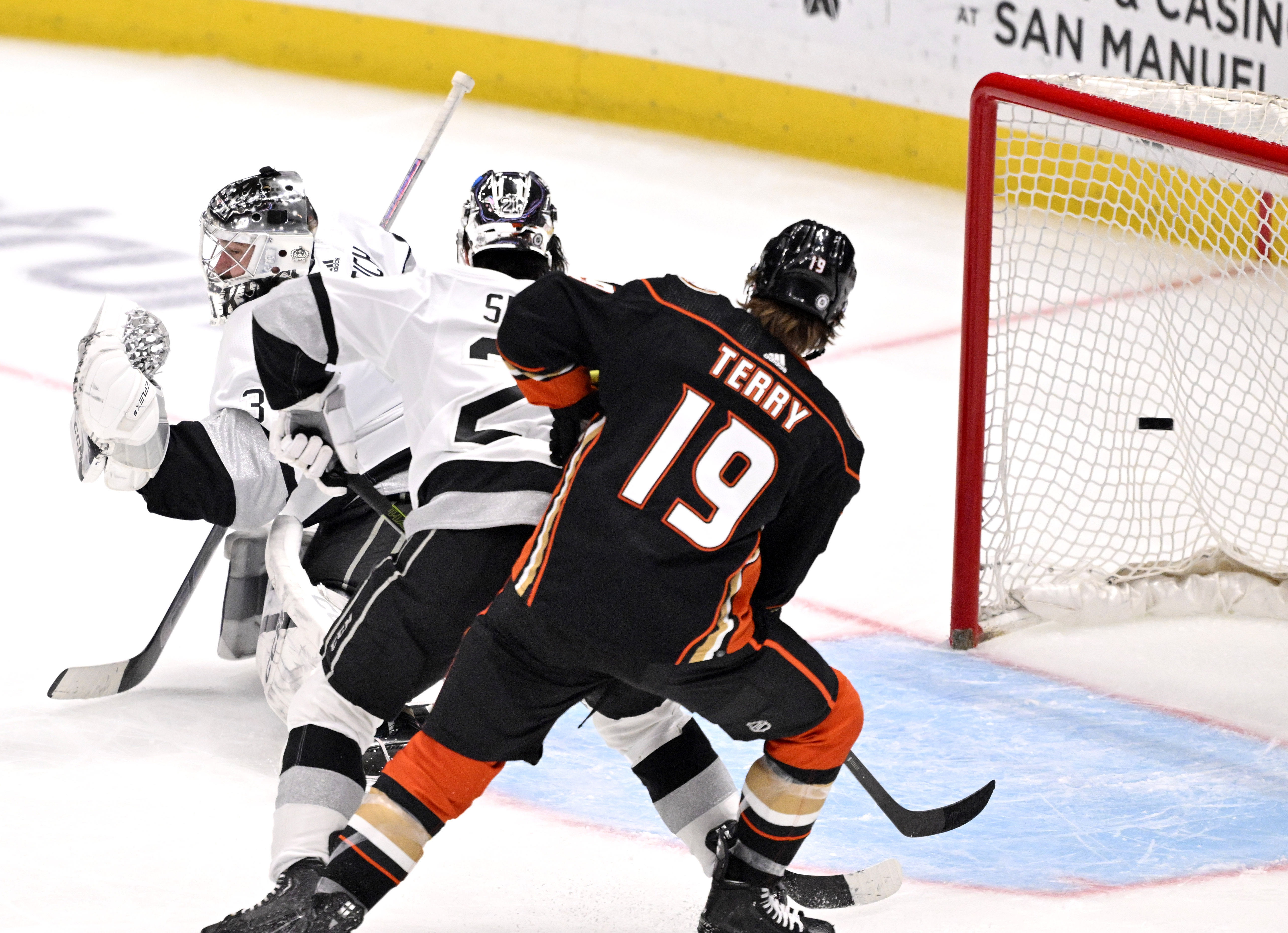 Goalie David Rittich #31 of the Los Angeles Kings can’t...